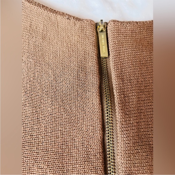 MICHAEL MICHAEL KORS Camel Oversized Knit Sweater with Gold Zipper Detail sz M - Picture 9 of 10